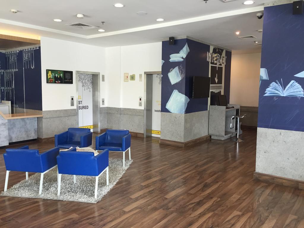 Hotel Caspia Pro Greater Noida Exterior photo