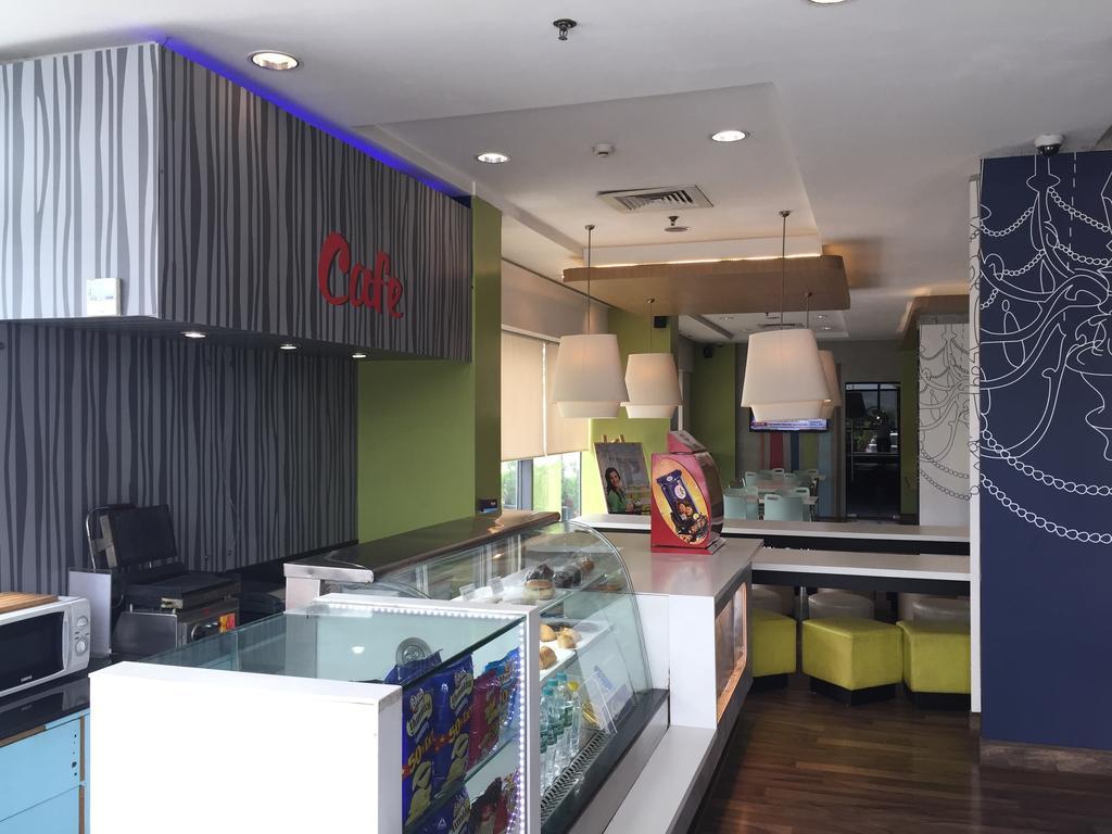 Hotel Caspia Pro Greater Noida Exterior photo