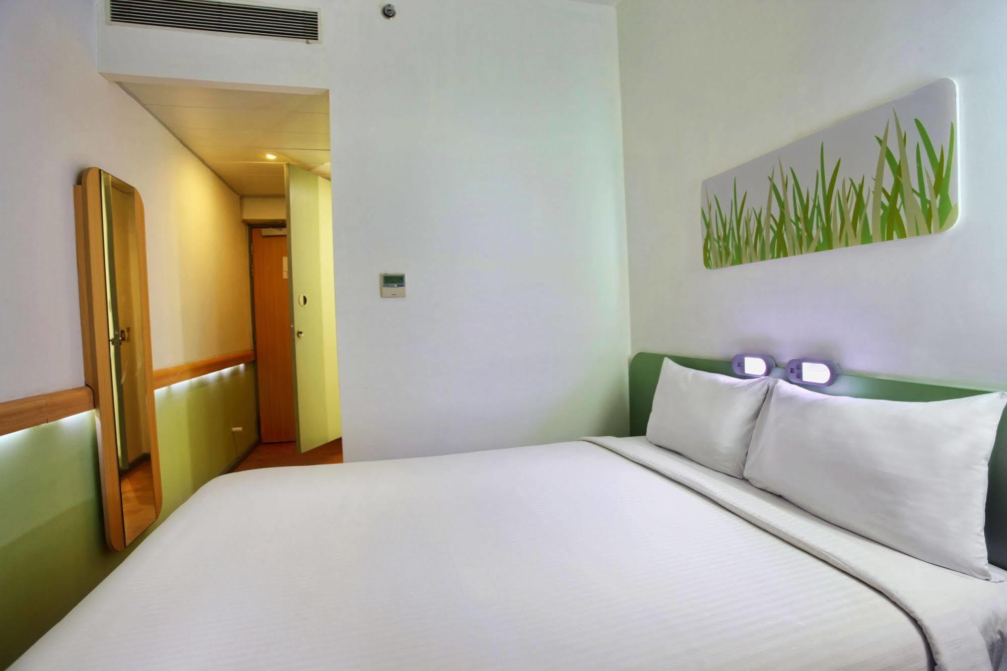 Hotel Caspia Pro Greater Noida Exterior photo